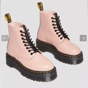 Dr. Martens Sinclair Bootie